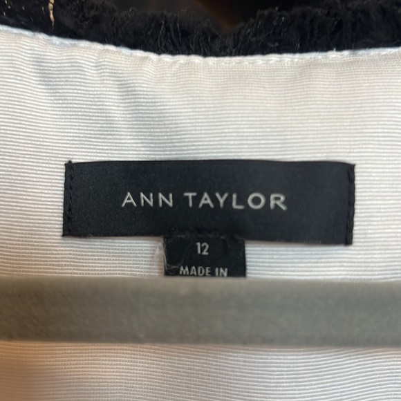 ANN TAYLOR WHITE AND BLACK BLAZER - Picture 3 of 3